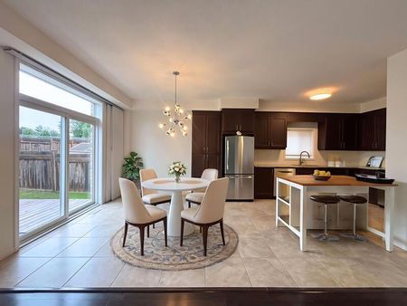 $2,949 / 3 br / 2.5 ba / 23 Irongate dr - Photo 3