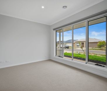 Stunning Home in Warralily - Photo 2