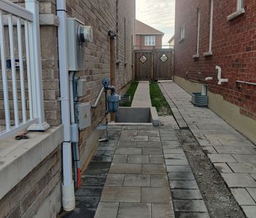 For Lease - 8 Mccourt Drive, Ajax, Ontario - Photo 3