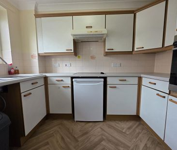 1 bedroom retirement property to rent - Photo 6