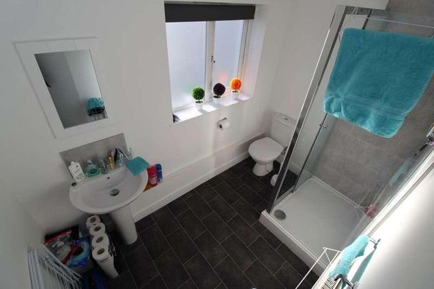 Edmund Road - Bedroom/ Bathrooms, S2 - Photo 1