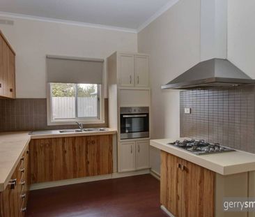 Central three bedroom unit - Photo 1