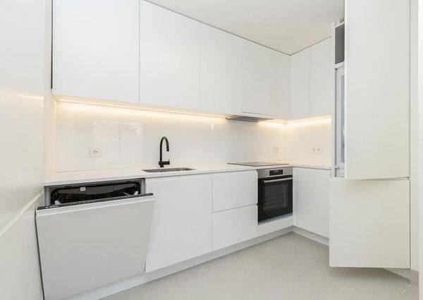 1 Bedroom Apartment with a view, Largo do Rato, Lisboa