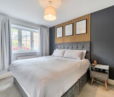 4 bedroom end of terrace house to rent - Photo 6