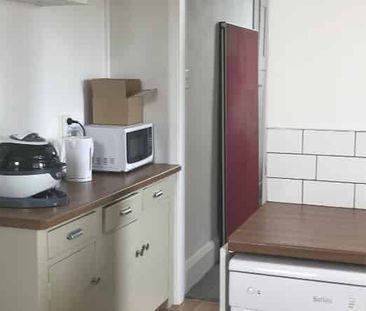 3 bedroom family home with expansive grounds - Photo 4