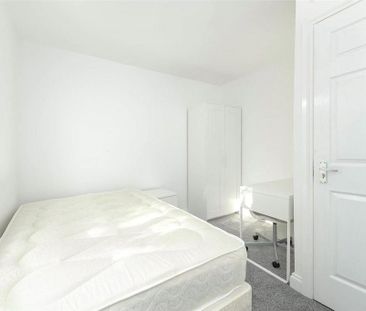 4 bedroom terraced house to rent - Photo 1