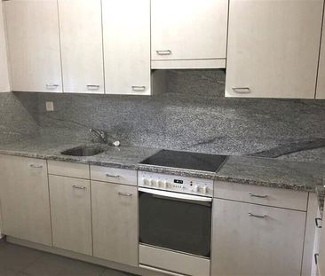 Sunny and bright apartment near the train station - Foto 1