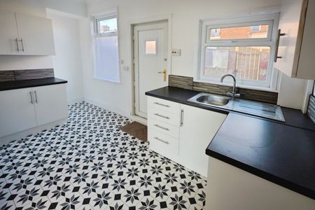 2 bedroom House To Let - Photo 4