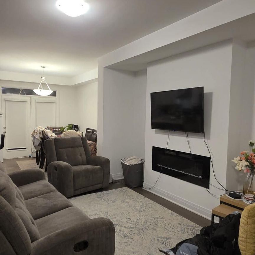 For Lease - 5173 Zionkate Lane, Mississauga, Ontario - Photo 1