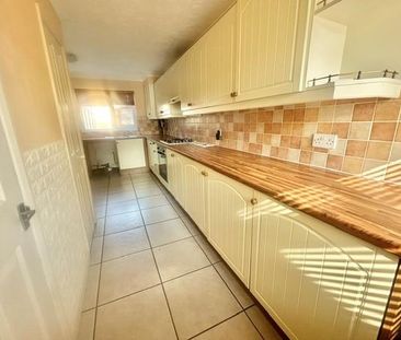 3 bedroom terraced house to rent - Photo 2