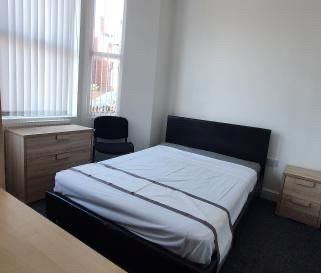 1 bedroom in a house share to rent - Photo 3