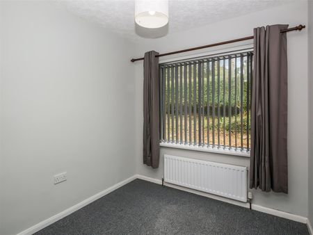 12 Beechill Park East, Saintfield Road, - Photo 4