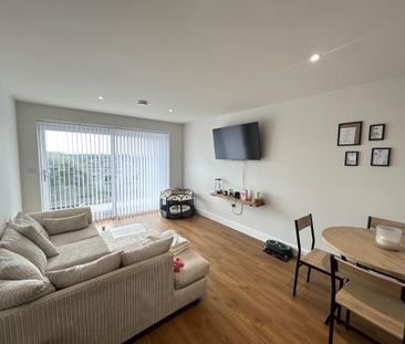 2 bedroom flat to rent - Photo 2