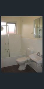 Light & Bright One Bedroom Apartment - Photo 3