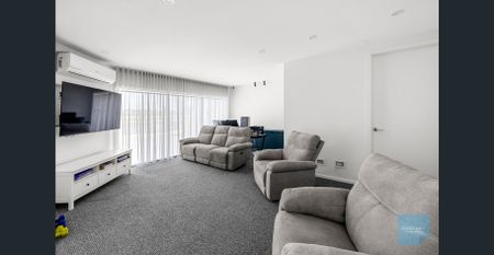 Stunning 4-Bedroom Family Home in Fraser Rise - Photo 4