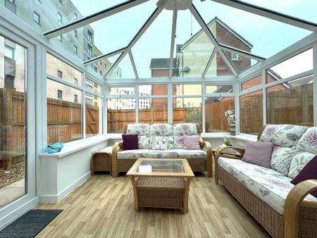 4 bedroom townhouse to rent - Photo 2