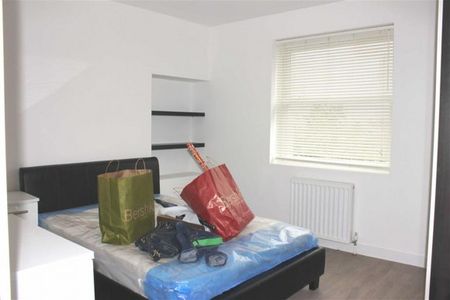 Large 3 bed apartment Thane Villas, N7 - Photo 4