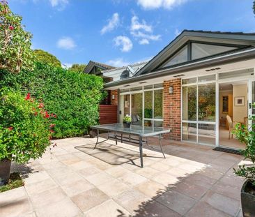 Outstanding contemporary townhouse in exclusive Lane Cove locale - Photo 4