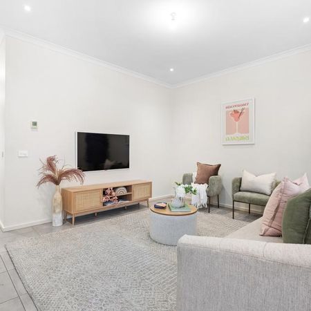 Space, Comfort & Convenience in the Heart of Mooroolbark - Photo 2