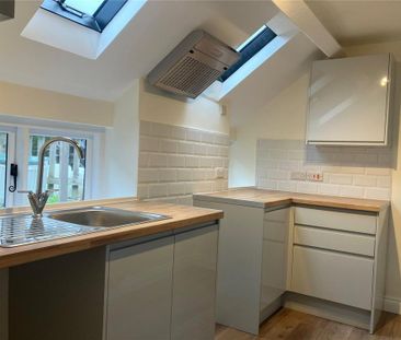 2 bedroom semi-detached house to rent - Photo 2