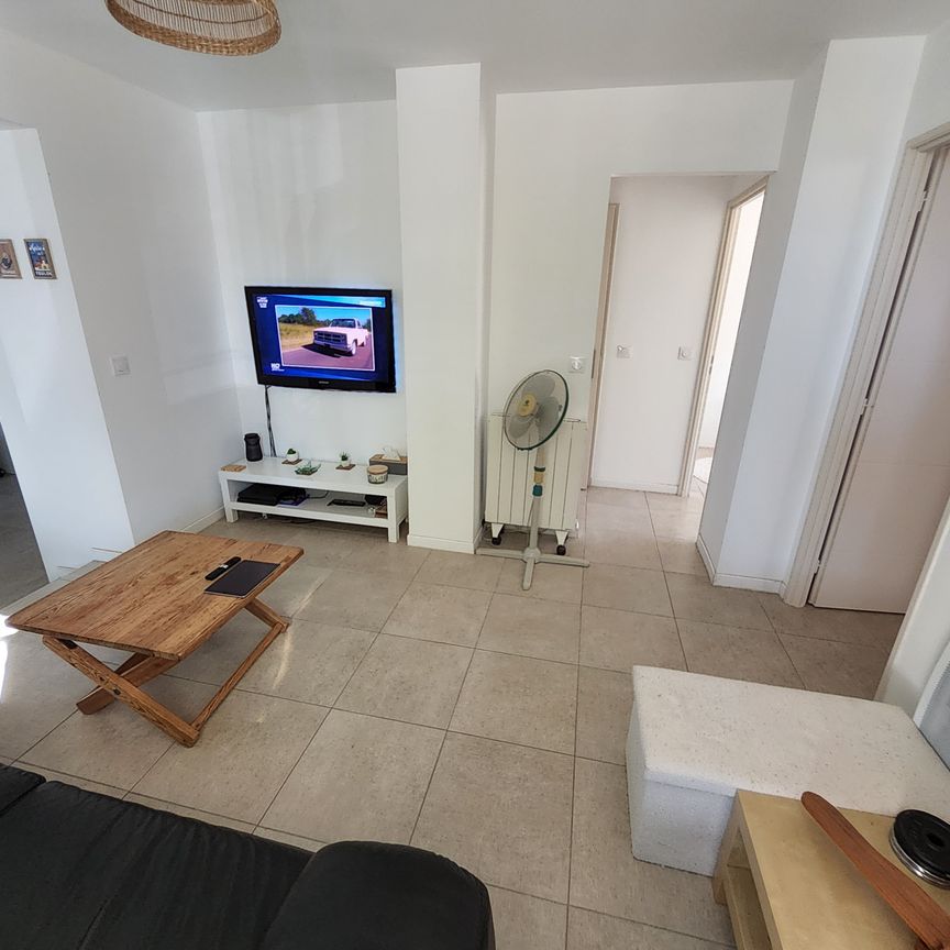 Location Appartement 3 pièces 54m² PIERREFEU DU VAR 83390 - Photo 1