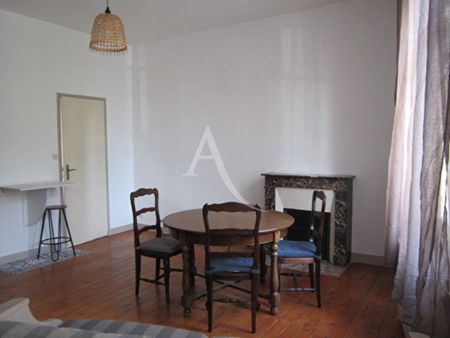 Location Appartement 2 pièces 42m² FONTENAY LE COMTE 85200 - Photo 2