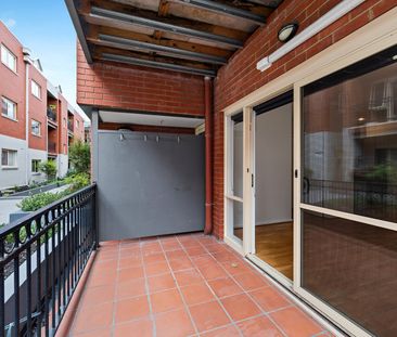 1/16 Mawbey Street, Kensington VIC 3031 - Photo 3