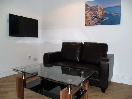 2 Bed - Evelyn Place, Plymouth - Photo 2