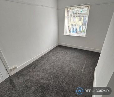 3 bedroom end of terrace house to rent - Photo 4