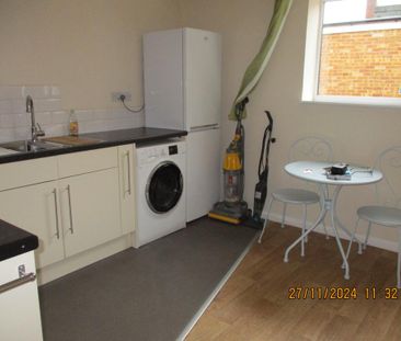 1 bedroom flat to rent - Photo 6