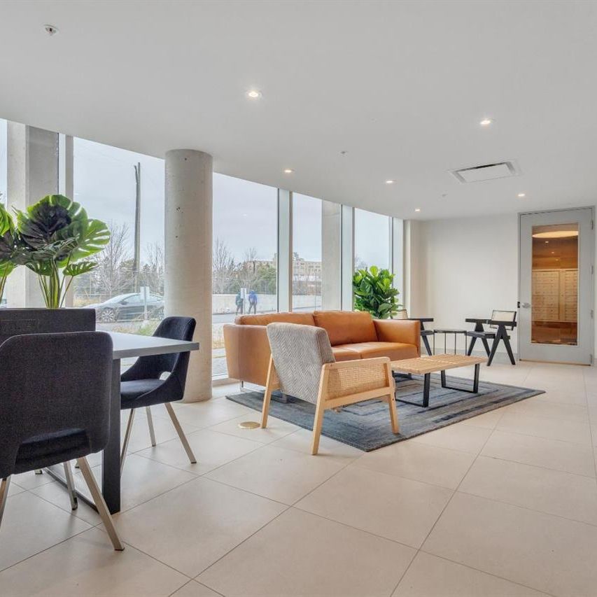 1 Bedroom - 5100 Boulevard De L'Assomption, Montréal - Est - Photo 1