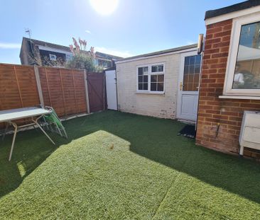 3 bedroom terraced house to rent - Photo 1