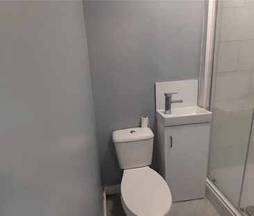 2 bedroom end of terrace house to rent - Photo 5