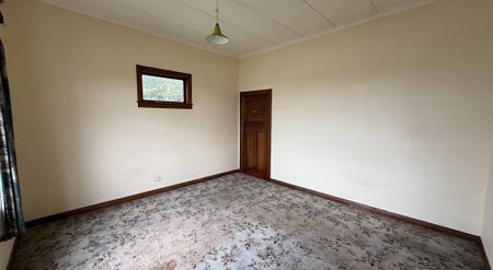 Three Bedroom Home - Photo 4