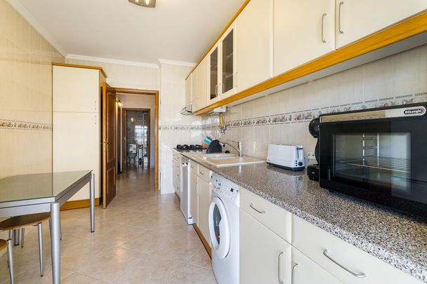 Apartamento T2 para arrendamento anual em Quarteira, Algarve - Photo 1
