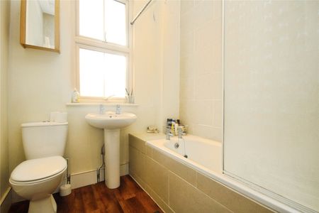 Melrose Avenue, Mitcham, Surrey, CR4 2EG - Photo 4