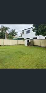 QUAINT LOWSET HOUSE IN TUGUN- walk to the beach! - Photo 4