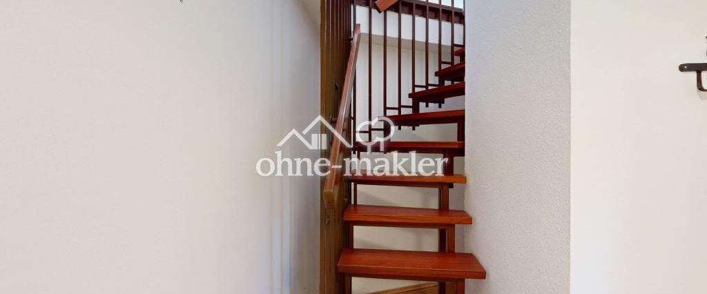Dachgeschoss Maisonettewohnung in gepflegtem Mehrfamilienhaus inkl. Außenstellplatz - Photo 1