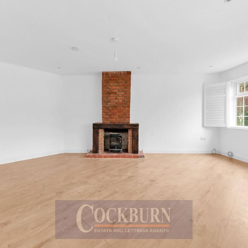 Dunkery Road, London SE9 - 4 Beds 3 Bathrooms! - Photo 1