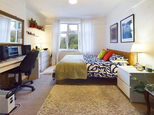 4 bedroom semi-detached house to rent - Photo 1