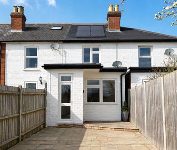 Clarence Road, Fleet, Hampshire, GU51 - Photo 2