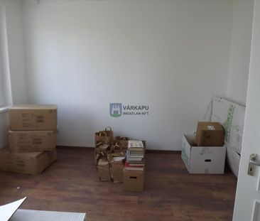 Kiadó részlegesen felújított panel lakás - Székesfehérvár - Photo 2