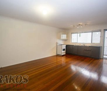 2/145 Gray Road, West End QLD 4101 - Photo 6