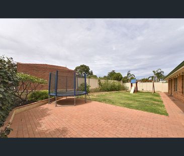 Spacious Family Living in a Quiet Cul-de-Sac - Photo 5