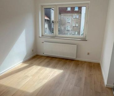 Sanierte und möblierte 1-Zimmer-Wohnung in Essen-Huttrop - Photo 1