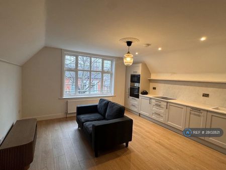 2 bedroom flat to rent - Photo 2