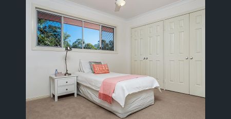 Stunning 5-Bedroom Family Home in Premier McDowall School Zone - Photo 2