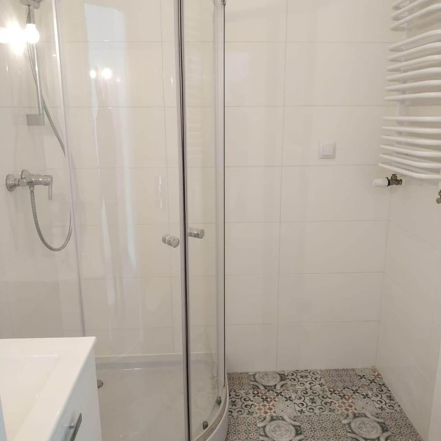 Jasna przestronna kawalerka z balkonem w sercu Kazimierza - Photo 1