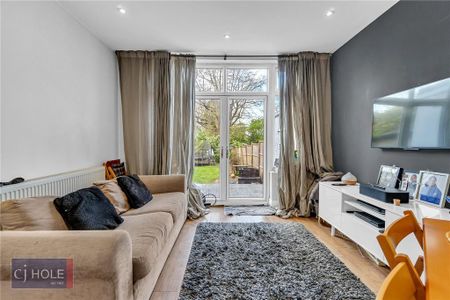 4 bedroom semi-detached house to rent - Photo 4