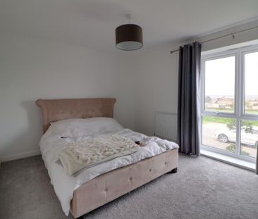 4 bedroom detached house to rent - Photo 3
